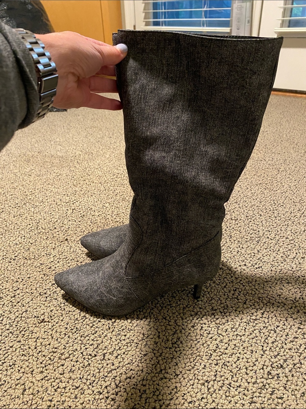 Classic Pointed-Toe Knee-High Heeled Boots - Gray